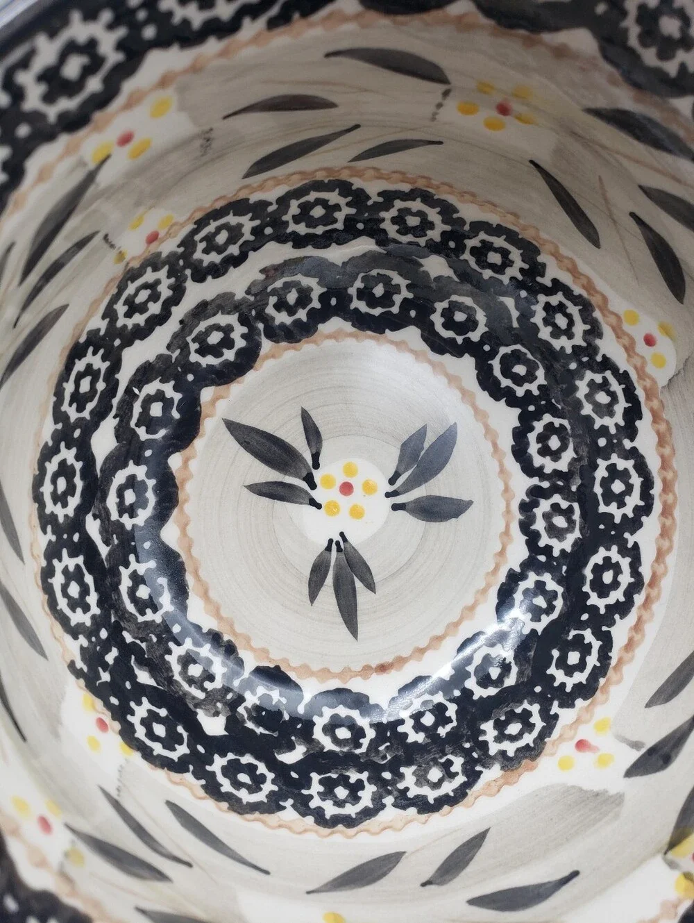 Temptations Ceramic Bowl w/ Matching Lid/Plate - Old World Black 1 Quart Size